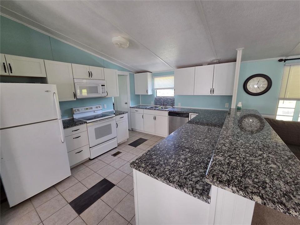 For Rent: $2,000 (3 beds, 2 baths, 1680 Square Feet)