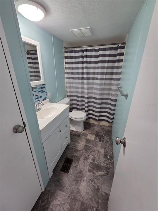 For Rent: $2,000 (3 beds, 2 baths, 1680 Square Feet)