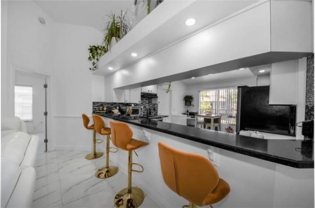 На продажу: $609,900 (4 спален, 4 ванн, 2332 Квадратных фут)