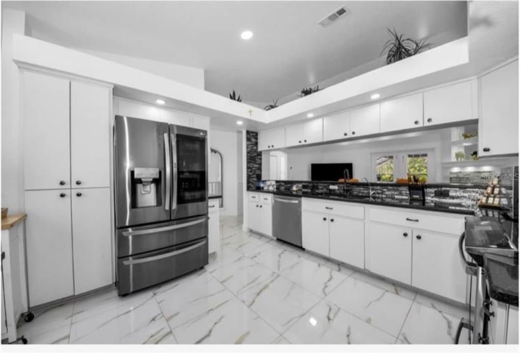 На продажу: $609,900 (4 спален, 4 ванн, 2332 Квадратных фут)