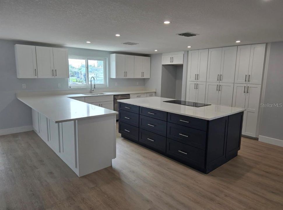 For Sale: $699,000 (4 beds, 3 baths, 3650 Square Feet)