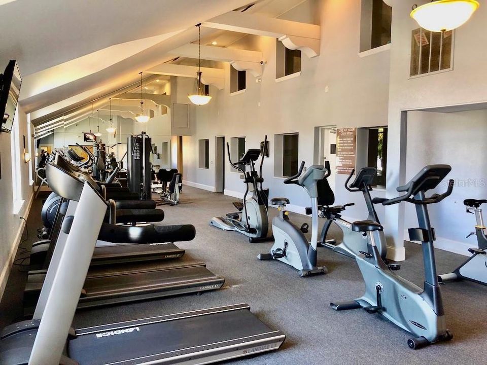 For Rent: $1,275 (1 beds, 1 baths, 597 Square Feet)