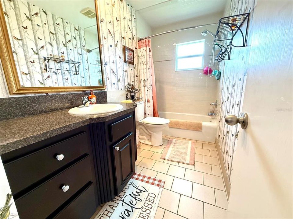 待售: $258,000 (2 贝兹, 2 浴室, 1277 平方英尺)