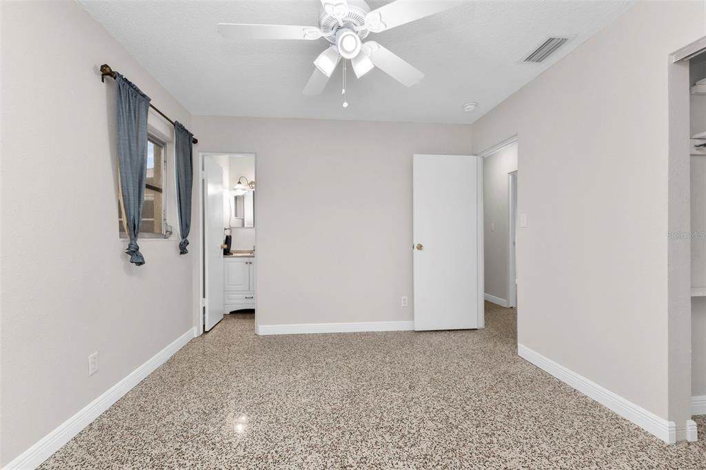 For Sale: $338,000 (3 beds, 2 baths, 1292 Square Feet)