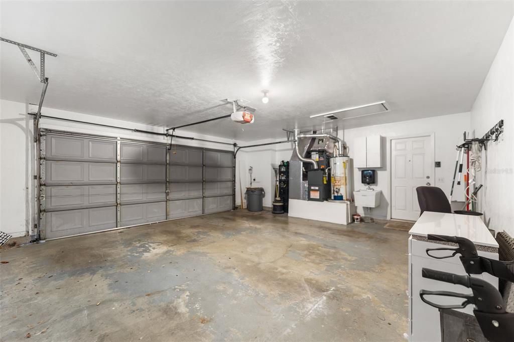 For Sale: $339,000 (3 beds, 2 baths, 1691 Square Feet)