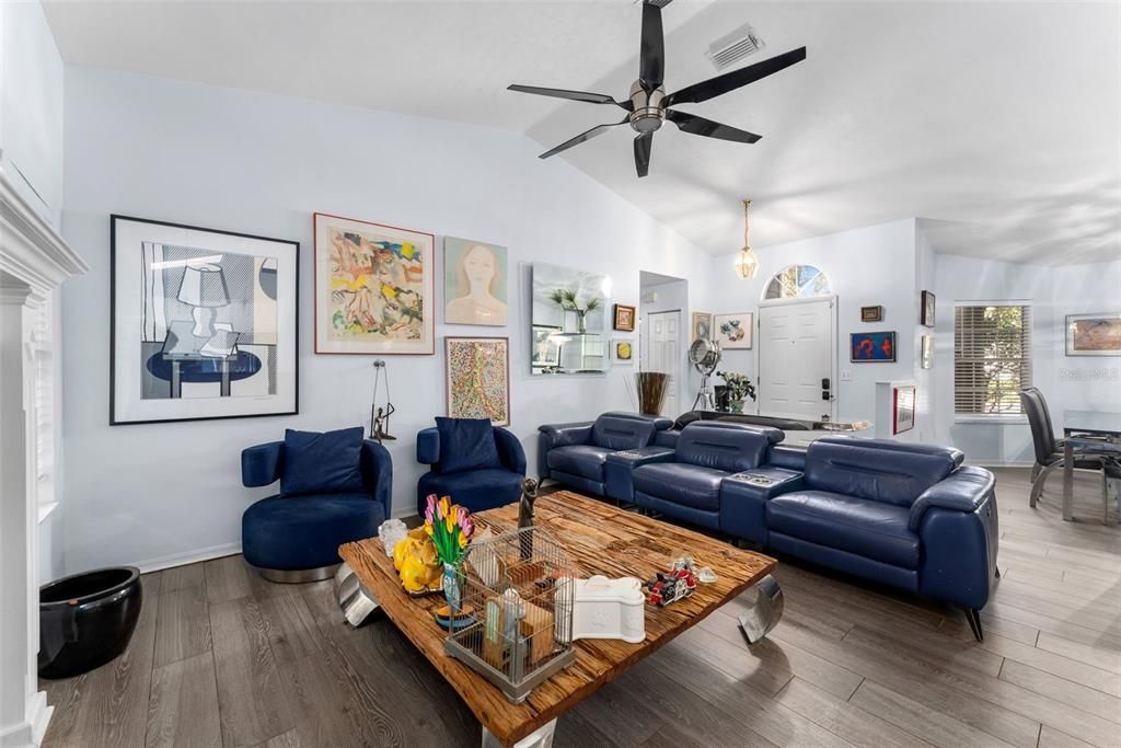 For Sale: $339,000 (3 beds, 2 baths, 1691 Square Feet)