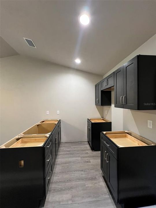 For Rent: $1,200 (1 beds, 1 baths, 500 Square Feet)