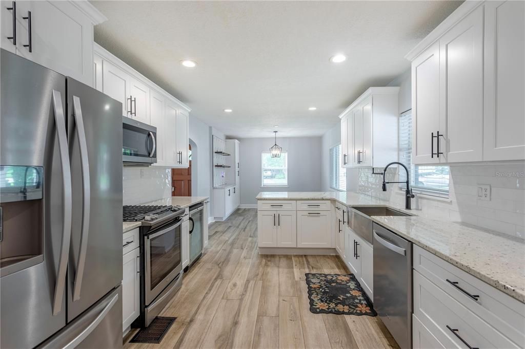 En Venta: $725,000 (3 camas, 2 baños, 2154 Pies cuadrados)