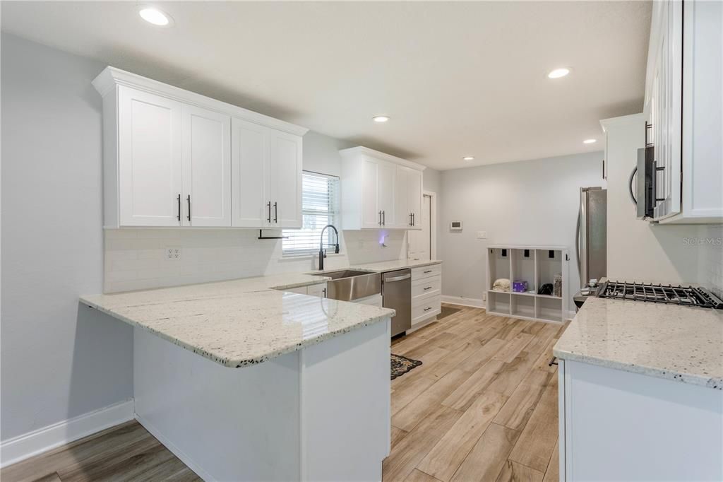 En Venta: $725,000 (3 camas, 2 baños, 2154 Pies cuadrados)