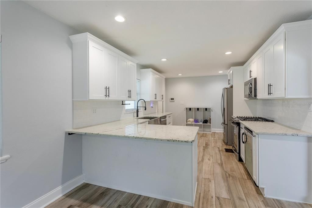 En Venta: $725,000 (3 camas, 2 baños, 2154 Pies cuadrados)