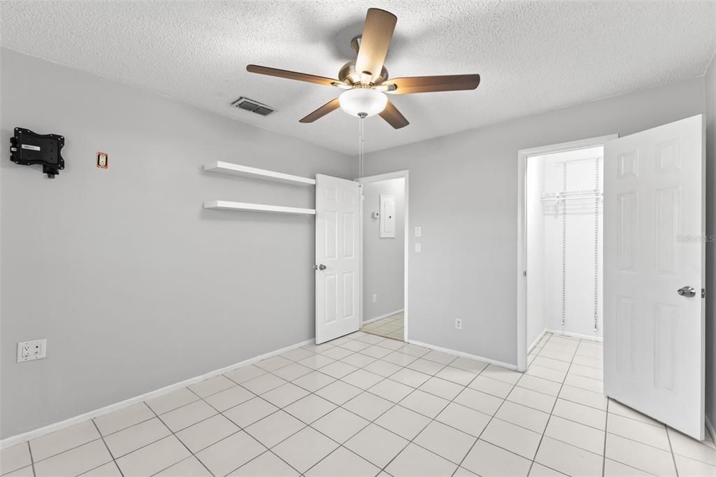 For Rent: $1,800 (2 beds, 1 baths, 804 Square Feet)