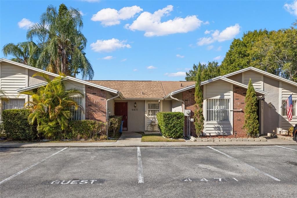 For Rent: $1,800 (2 beds, 1 baths, 804 Square Feet)