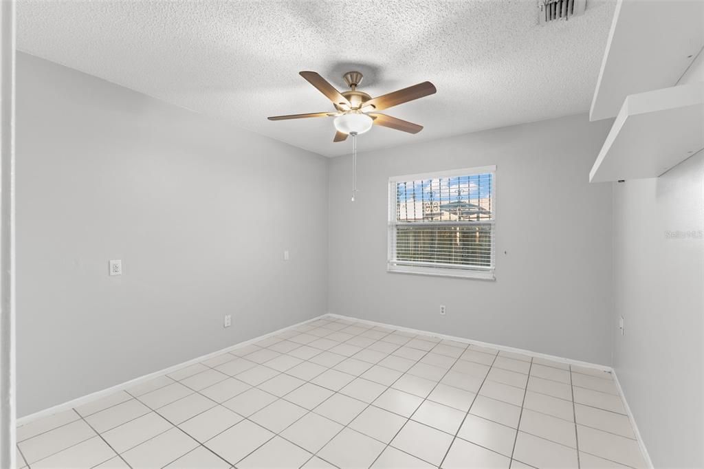 For Rent: $1,800 (2 beds, 1 baths, 804 Square Feet)