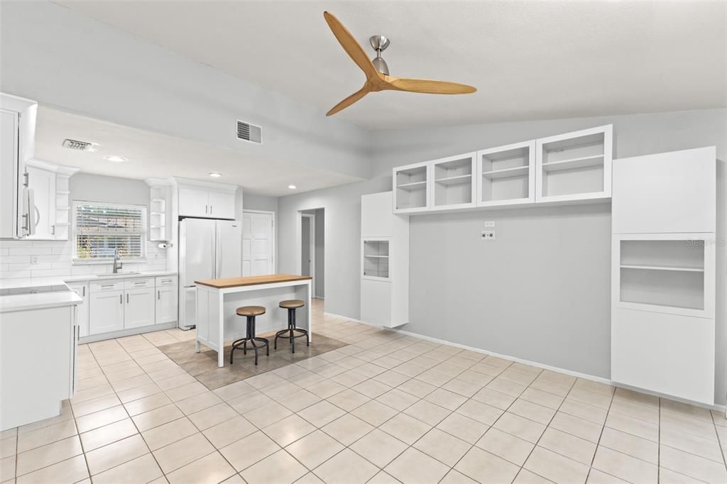 For Rent: $1,800 (2 beds, 1 baths, 804 Square Feet)
