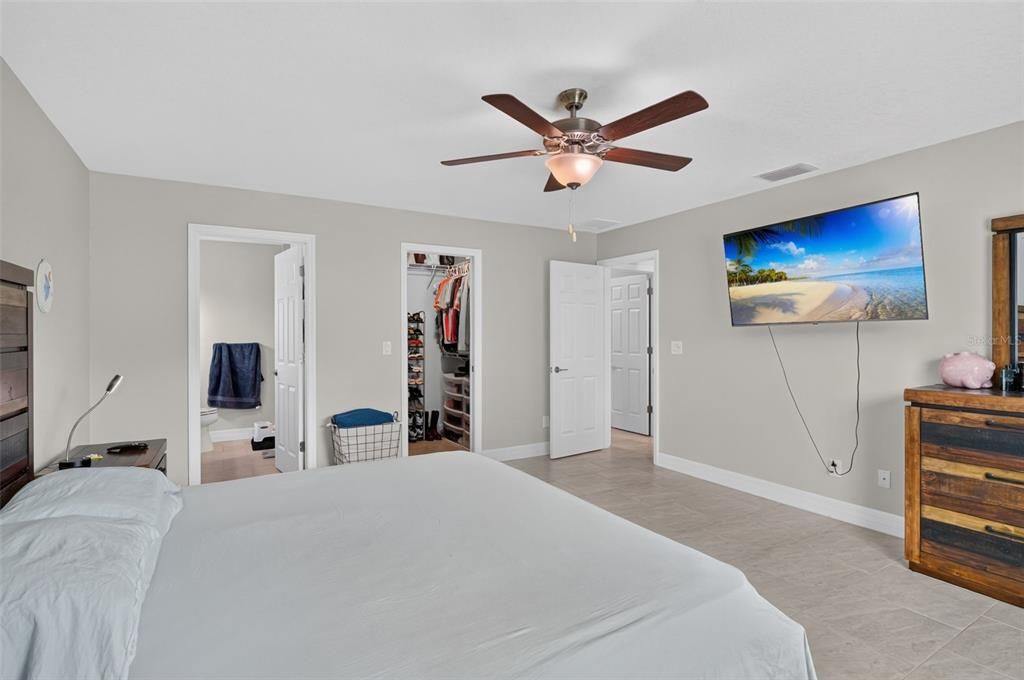 For Sale: $324,500 (3 beds, 2 baths, 1436 Square Feet)