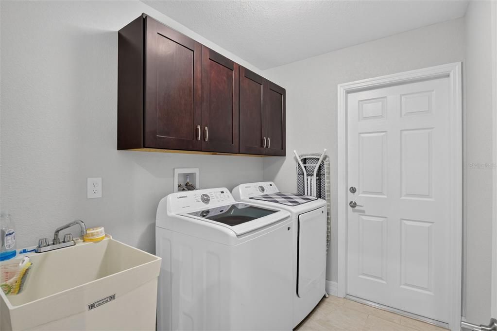 For Sale: $324,500 (3 beds, 2 baths, 1436 Square Feet)