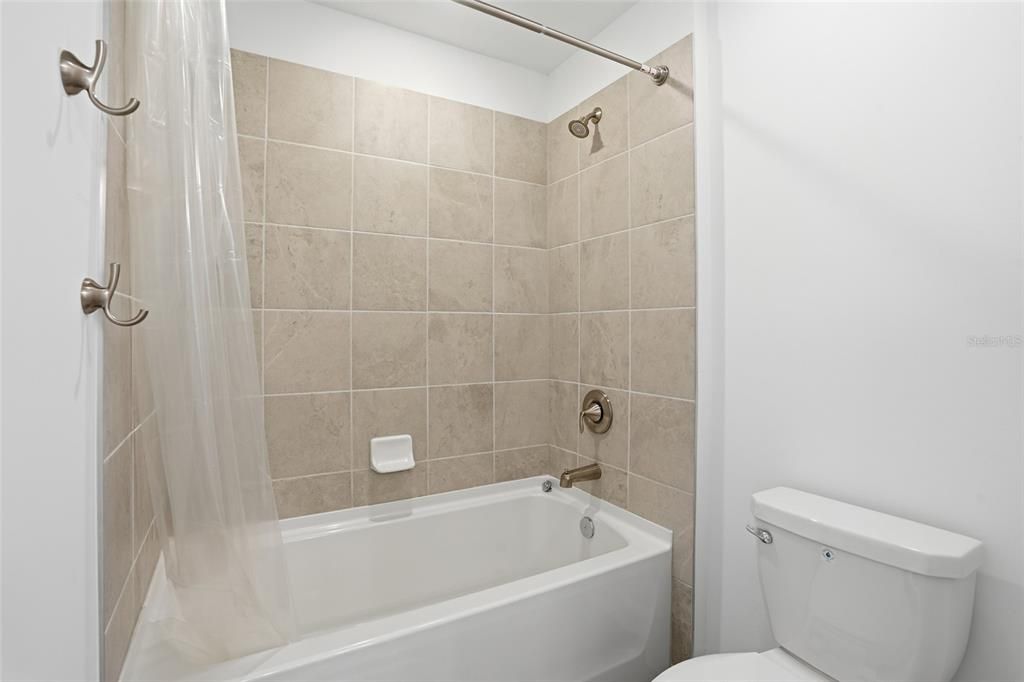 На продажу: $649,999 (5 спален, 4 ванн, 3357 Квадратных фут)