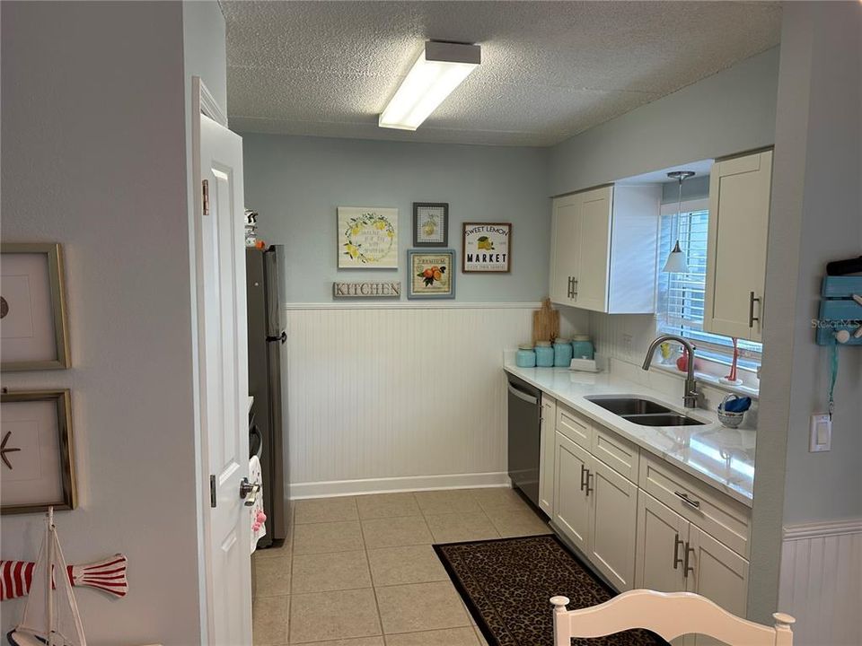 For Rent: $2,300 (2 beds, 2 baths, 954 Square Feet)