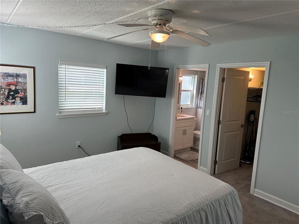 For Rent: $2,300 (2 beds, 2 baths, 954 Square Feet)