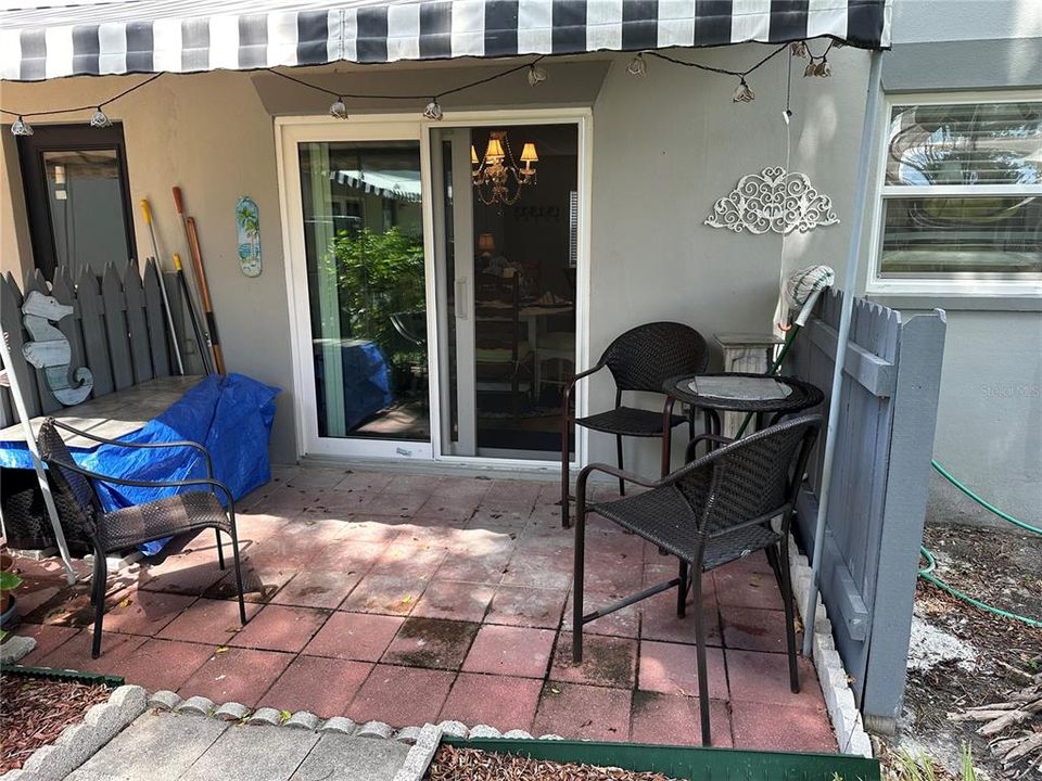For Rent: $2,300 (2 beds, 2 baths, 954 Square Feet)
