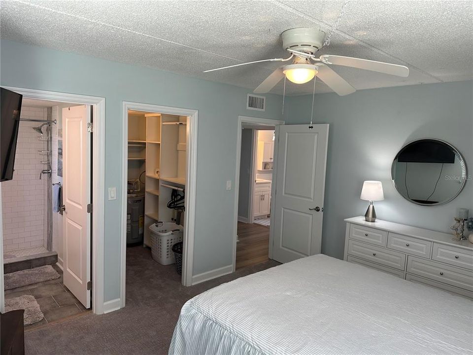 For Rent: $2,300 (2 beds, 2 baths, 954 Square Feet)