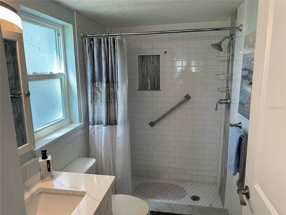 For Rent: $2,300 (2 beds, 2 baths, 954 Square Feet)