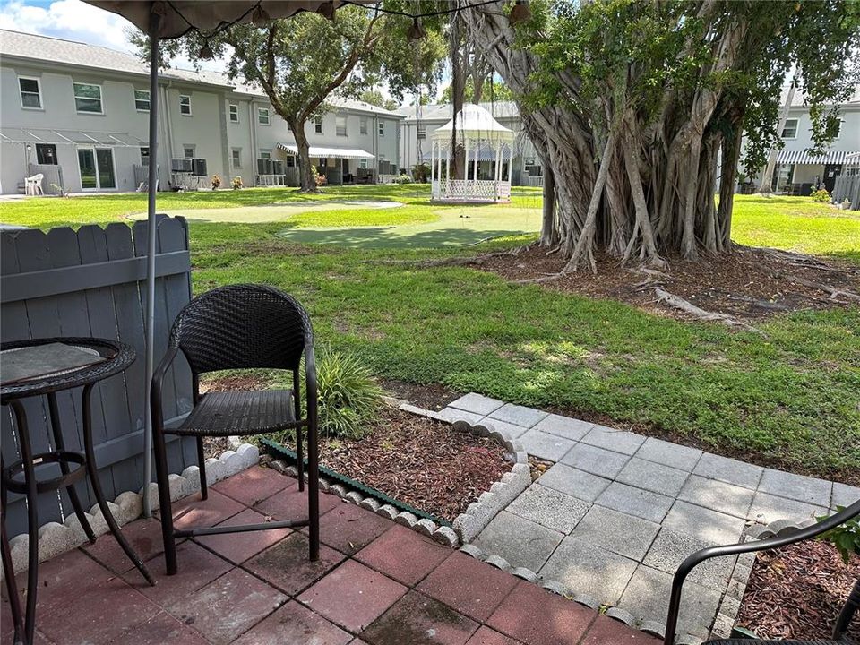 For Rent: $2,300 (2 beds, 2 baths, 954 Square Feet)