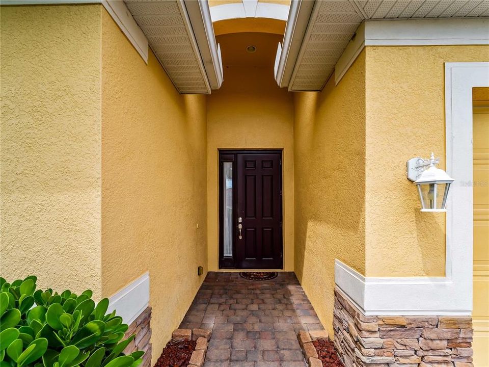 En Venta: $384,900 (4 camas, 3 baños, 2422 Pies cuadrados)