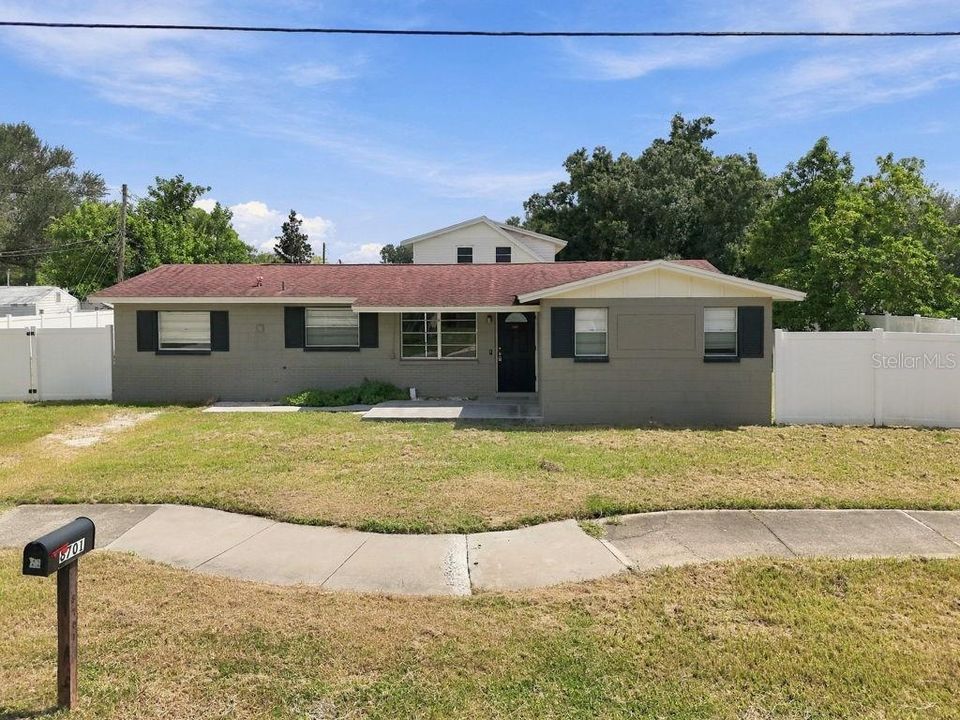 Activo con contrato: $264,900 (3 camas, 1 baños, 1182 Pies cuadrados)