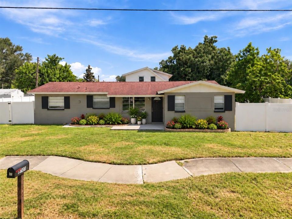 Activo con contrato: $264,900 (3 camas, 1 baños, 1182 Pies cuadrados)