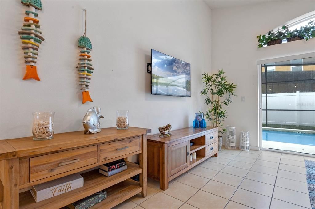 En Venta: $449,880 (4 camas, 3 baños, 2165 Pies cuadrados)