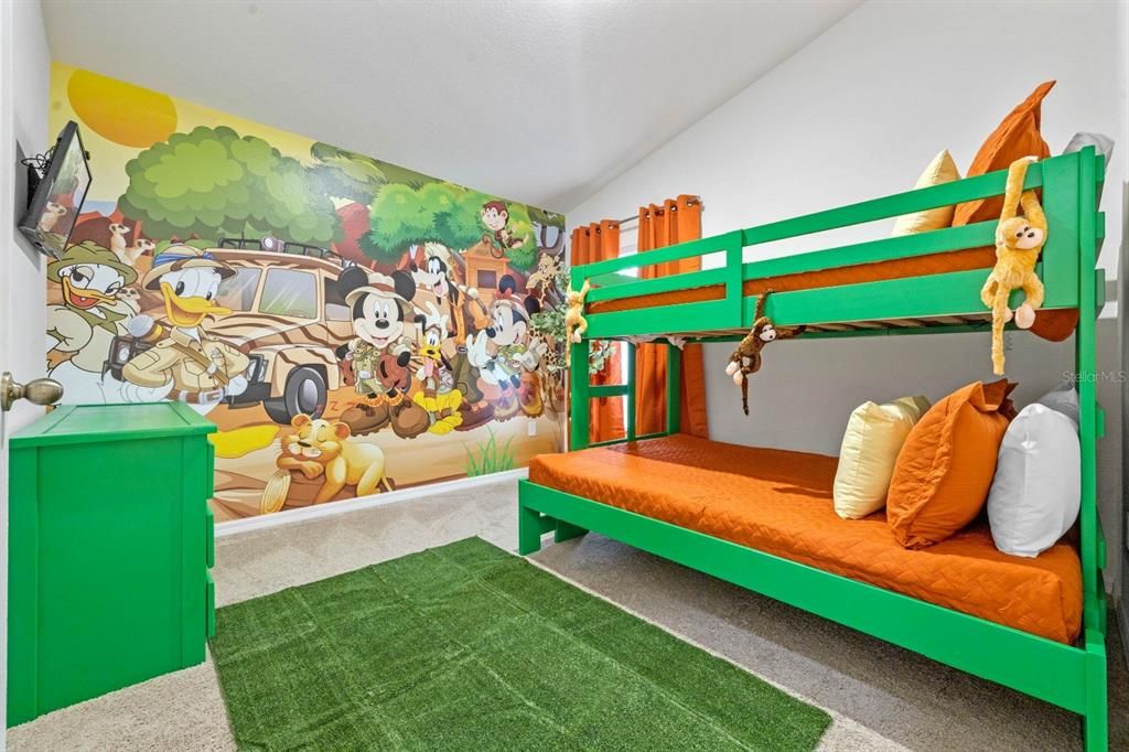 En Venta: $449,880 (4 camas, 3 baños, 2165 Pies cuadrados)