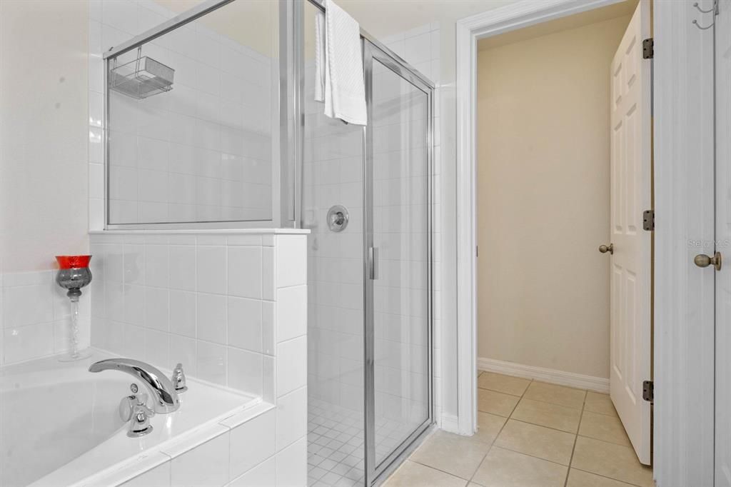 En Venta: $449,880 (4 camas, 3 baños, 2165 Pies cuadrados)