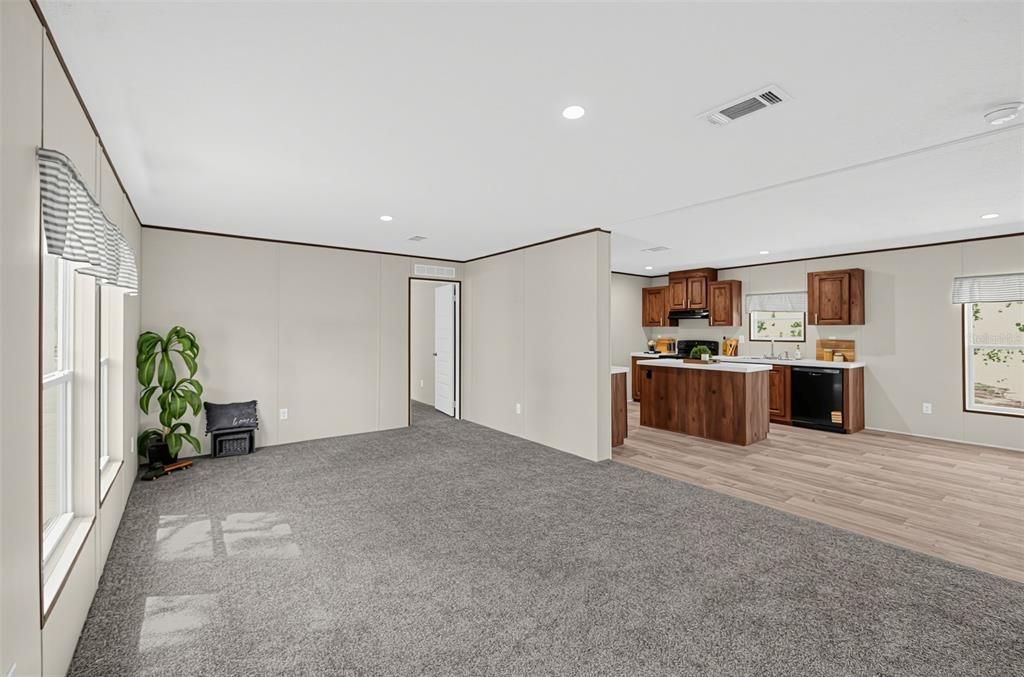 For Sale: $309,900 (4 beds, 2 baths, 1768 Square Feet)