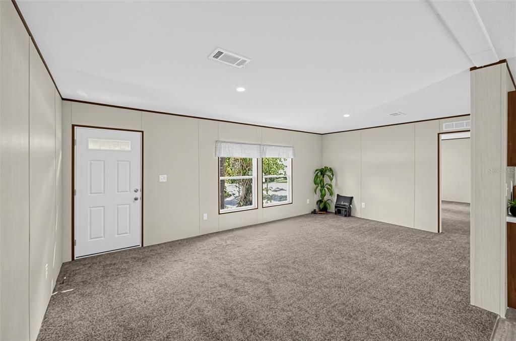 For Sale: $309,900 (4 beds, 2 baths, 1768 Square Feet)