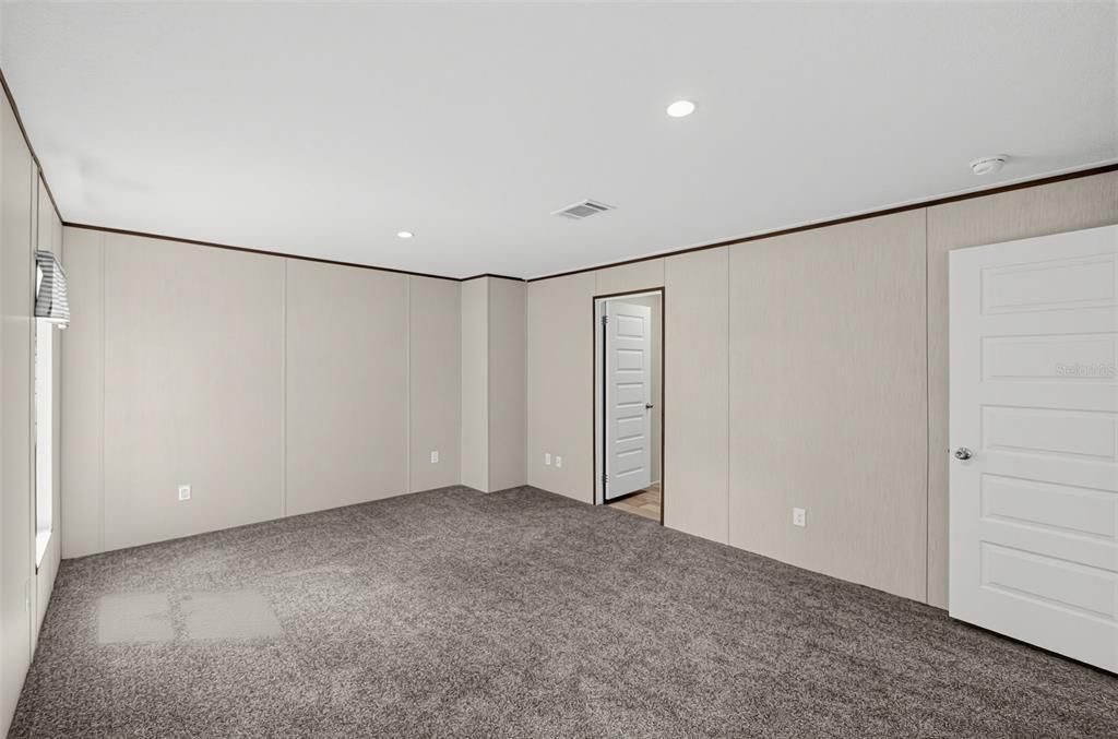 For Sale: $309,900 (4 beds, 2 baths, 1768 Square Feet)