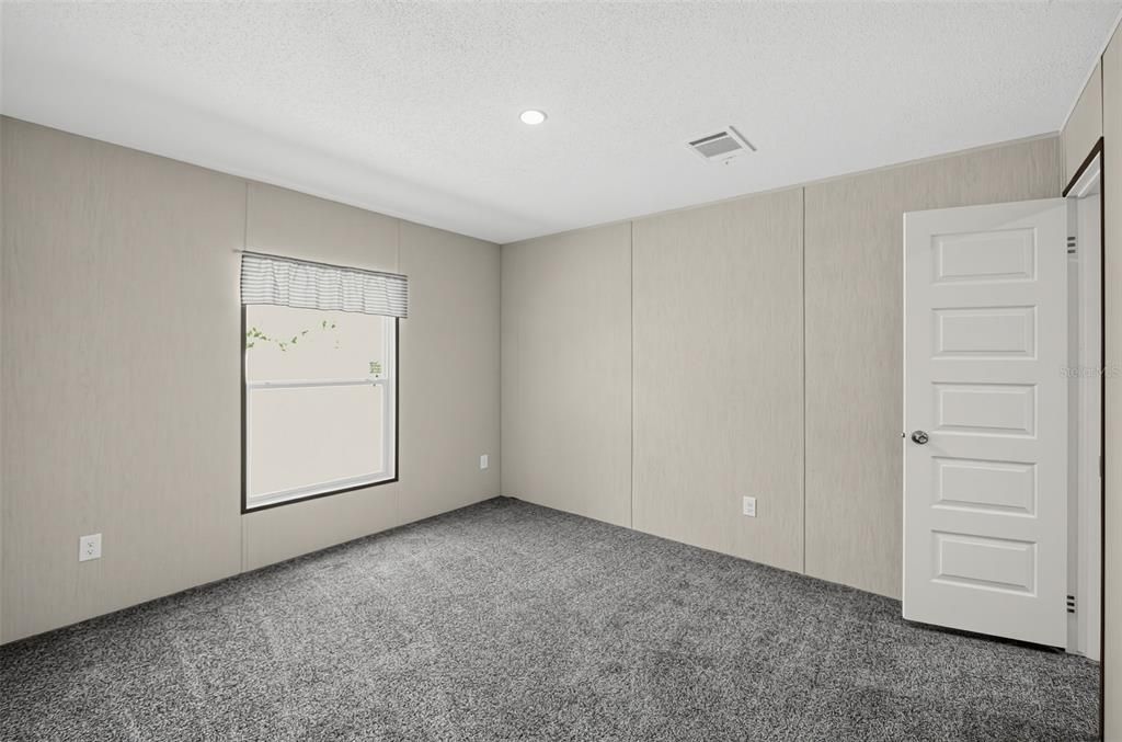 For Sale: $309,900 (4 beds, 2 baths, 1768 Square Feet)
