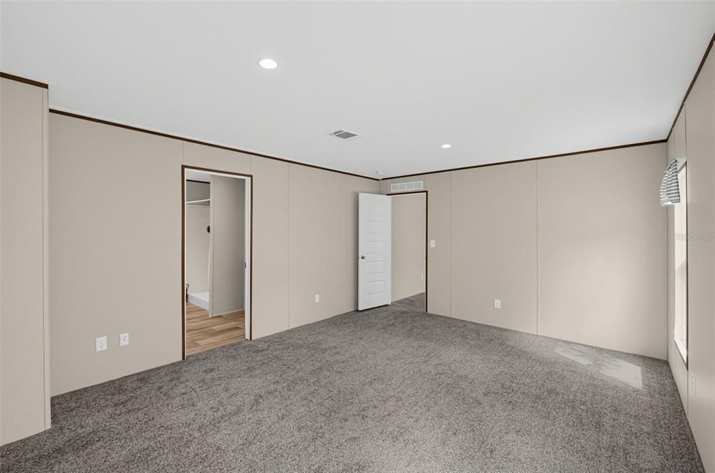 For Sale: $309,900 (4 beds, 2 baths, 1768 Square Feet)