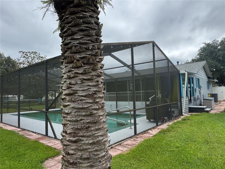 For Sale: $348,900 (3 beds, 2 baths, 1582 Square Feet)