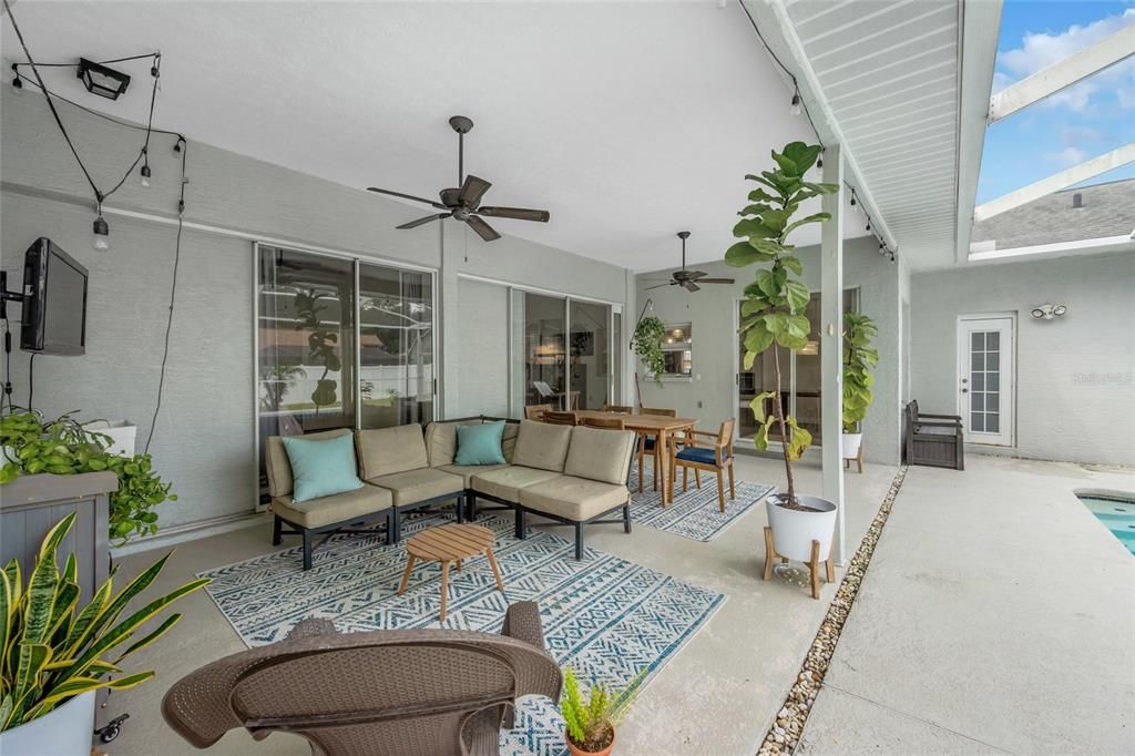 En Venta: $525,000 (4 camas, 2 baños, 2433 Pies cuadrados)