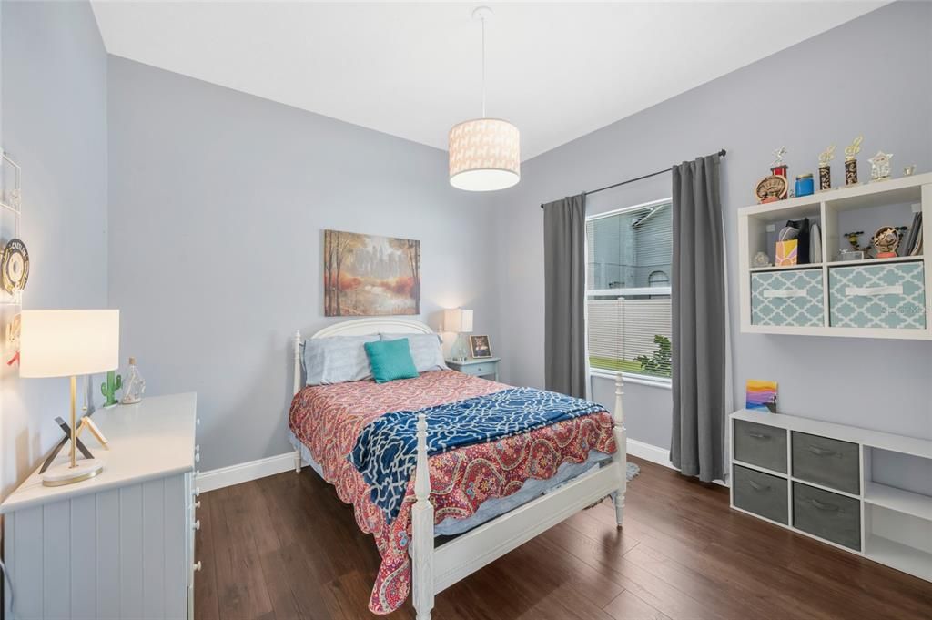En Venta: $525,000 (4 camas, 2 baños, 2433 Pies cuadrados)