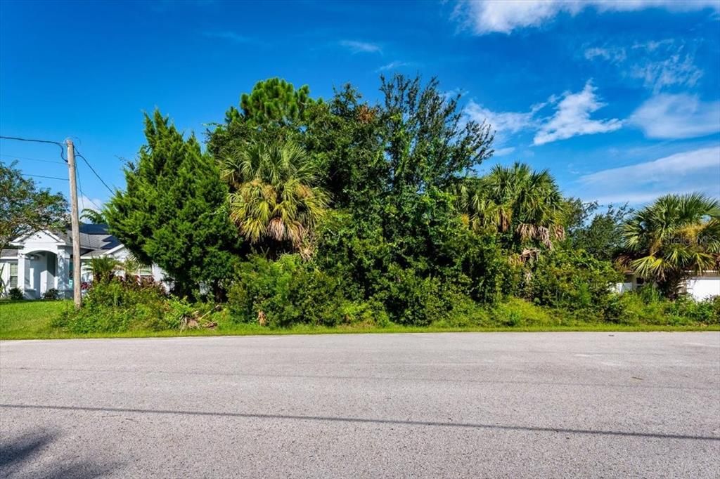 待售: $89,900 (0.23 acres)