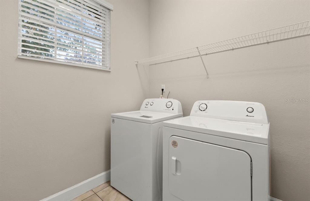На продажу: $325,000 (3 спален, 2 ванн, 1776 Квадратных фут)