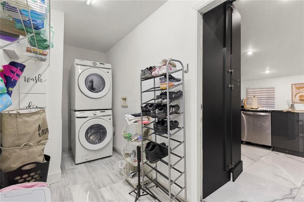 For Sale: $795,000 (5 beds, 3 baths, 3104 Square Feet)
