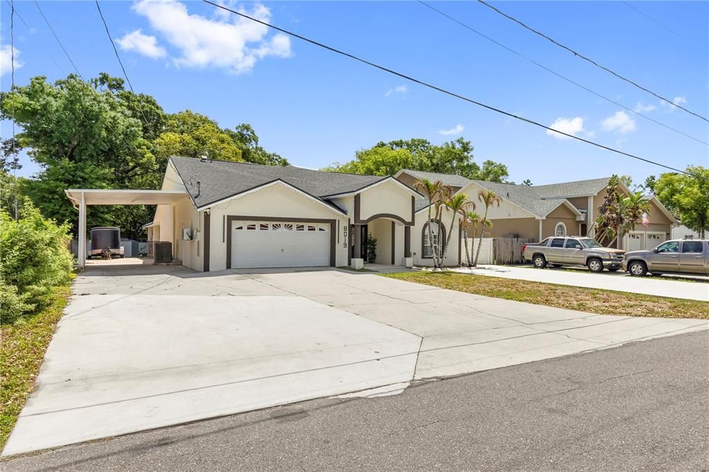 For Sale: $795,000 (5 beds, 3 baths, 3104 Square Feet)