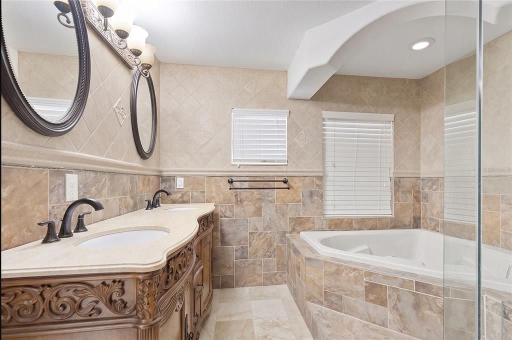 For Sale: $795,000 (5 beds, 3 baths, 3104 Square Feet)