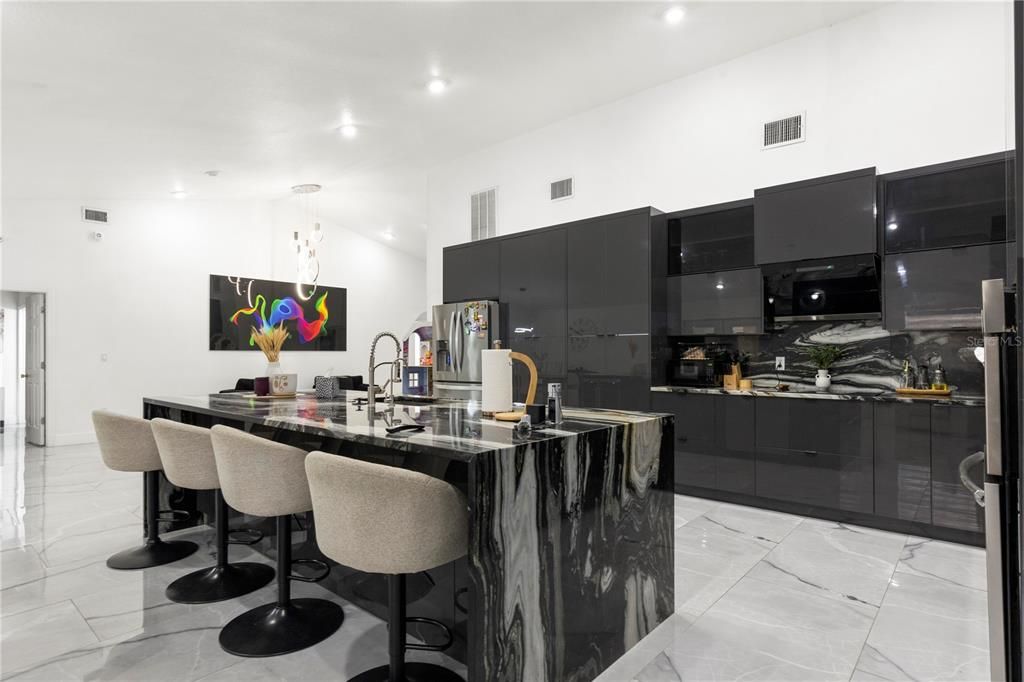 For Sale: $795,000 (5 beds, 3 baths, 3104 Square Feet)