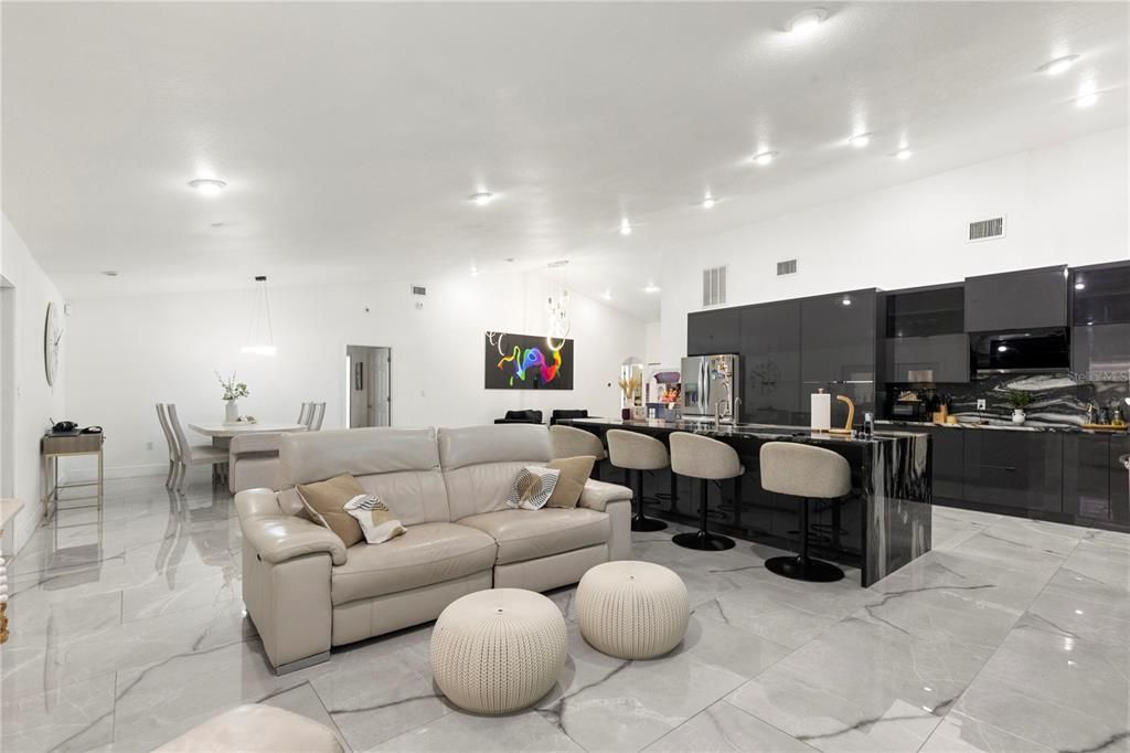 For Sale: $795,000 (5 beds, 3 baths, 3104 Square Feet)