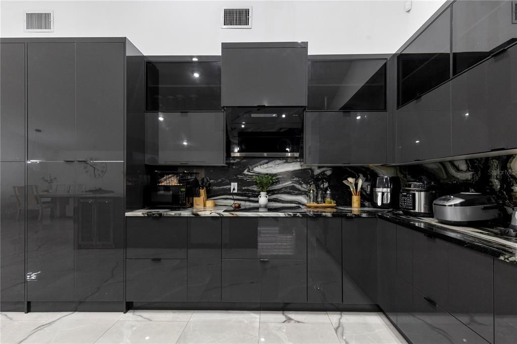 For Sale: $795,000 (5 beds, 3 baths, 3104 Square Feet)