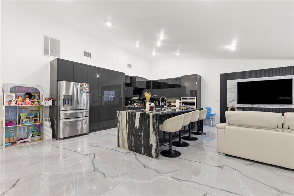 For Sale: $795,000 (5 beds, 3 baths, 3104 Square Feet)